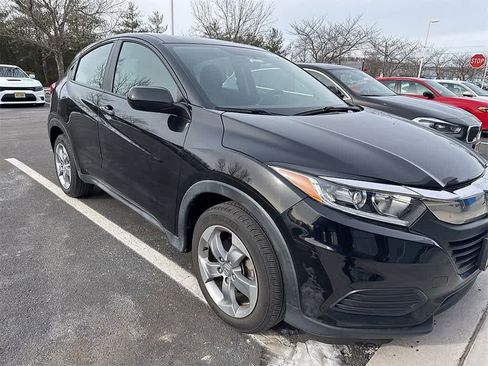 Certified 2019 Honda HR-V LX image 3