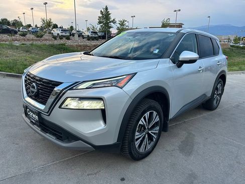 Used 2022 Nissan Rogue SV AWD/4WD image 3