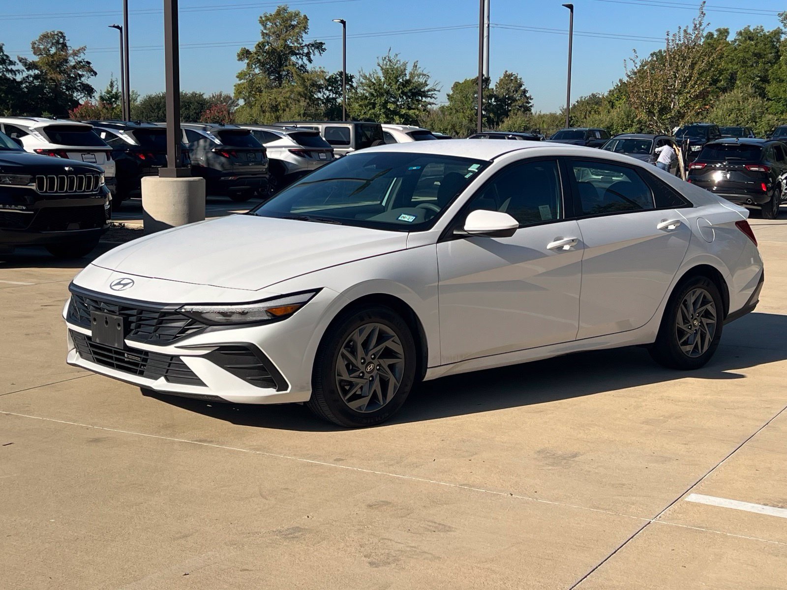 Used 2024 Hyundai Elantra Blue FWD image 5