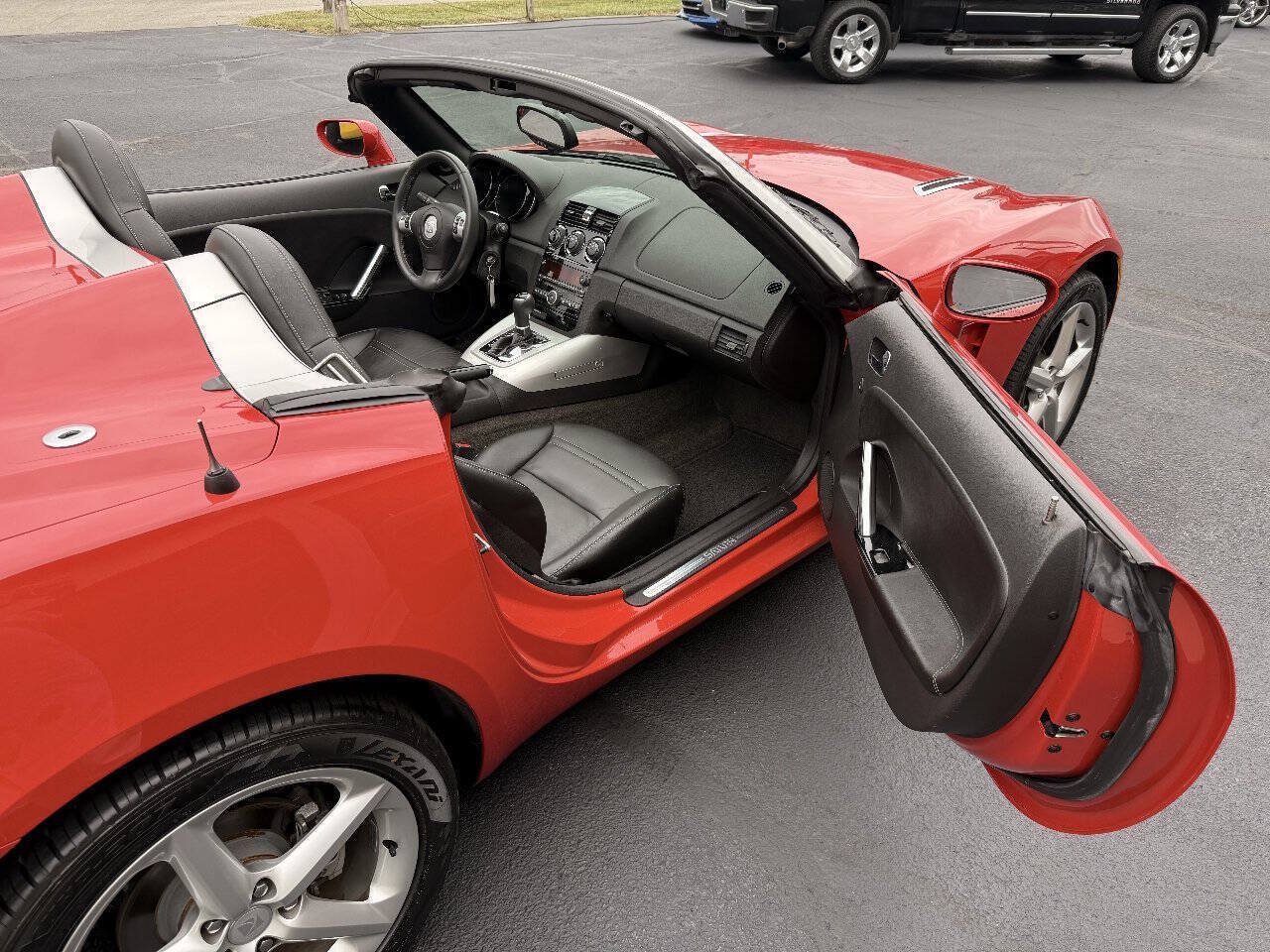 Used 2007 Saturn Sky w/ Premium Trim Pkg RWD image 30