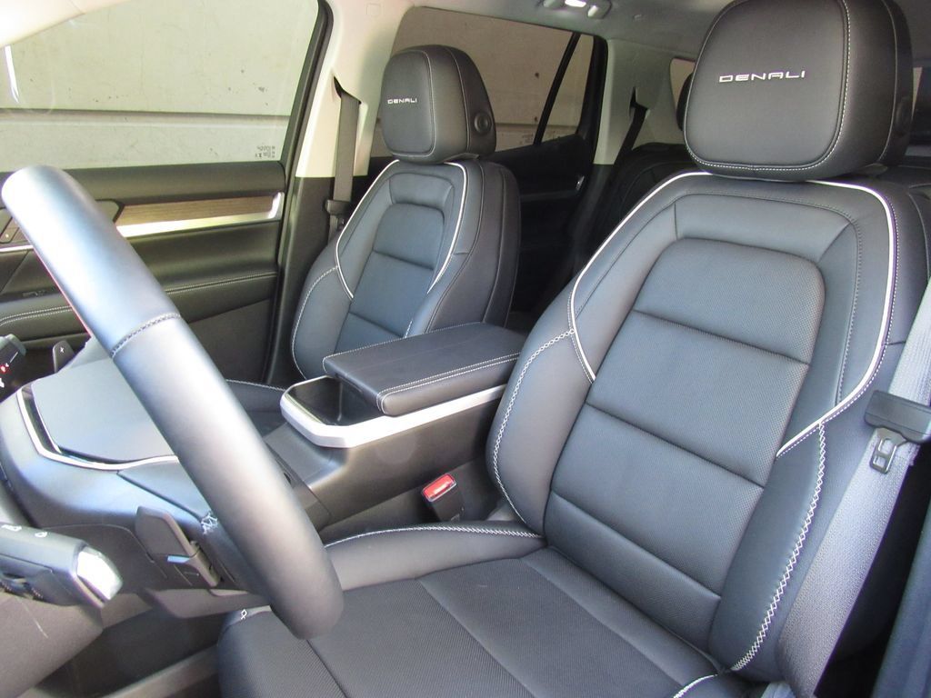 Used 2026 GMC Terrain Denali AWD/4WD image 12