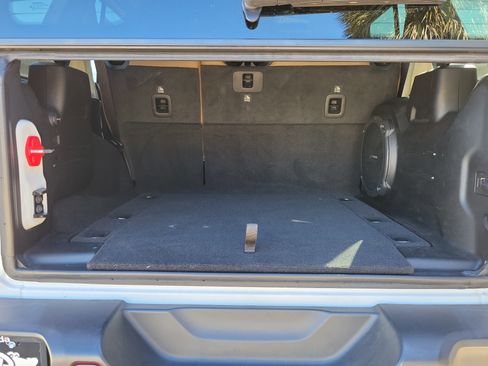 Used 2021 Jeep Wrangler Unlimited Sahara image 8