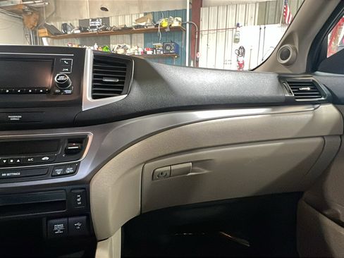 Used 2019 Honda Ridgeline RTL image 13