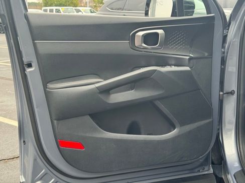 Used 2022 Kia Sorento S image 26