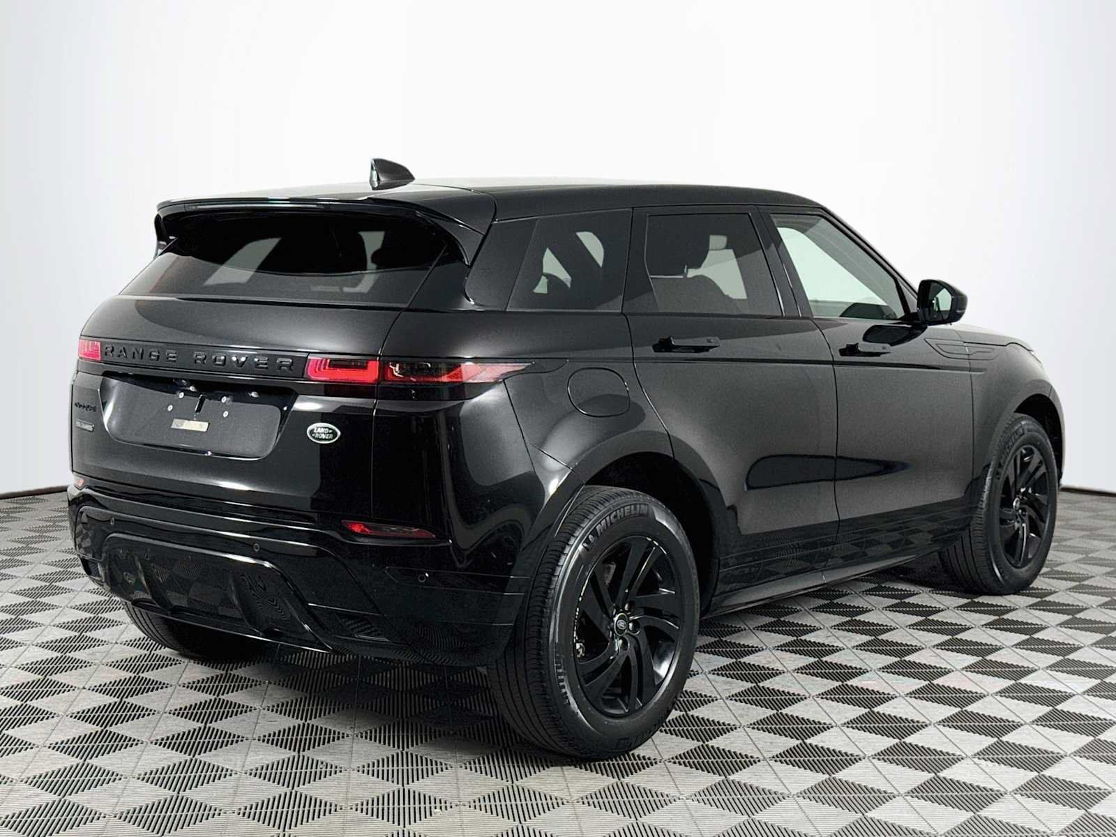 Used 2023 Land Rover Range Rover Evoque R-Dynamic S AWD/4WD image 5