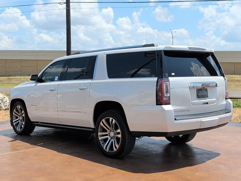 Used 2019 GMC Yukon XL Denali w/ Denali Ultimate Package RWD image 4
