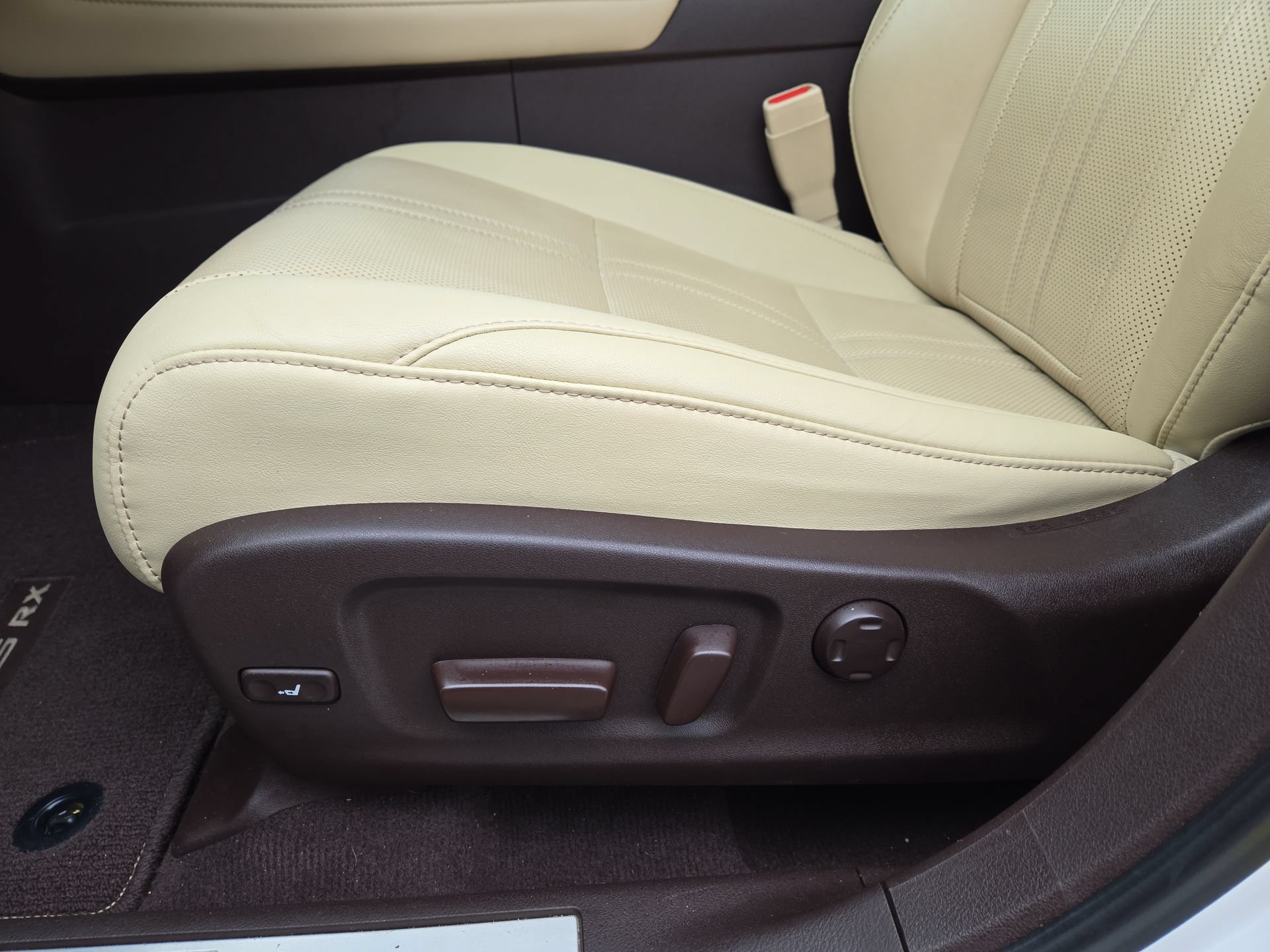 Used 2016 Lexus RX 350 FWD w/ Luxury Package image 17