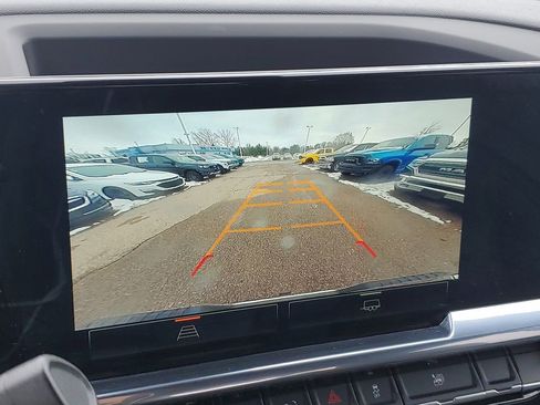 Certified 2025 GMC Sierra 1500 SLT image 15