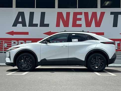 New 2026 Toyota C-HR AWD/4WD image 2