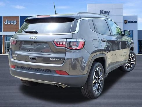 Used 2022 Jeep Compass Limited AWD/4WD image 5