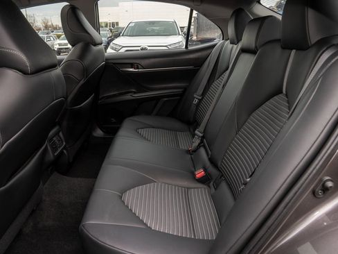 Used 2020 Toyota Camry SE image 14