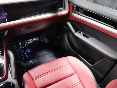 New 2026 Porsche Cayenne E-Hybrid Coupe image 19