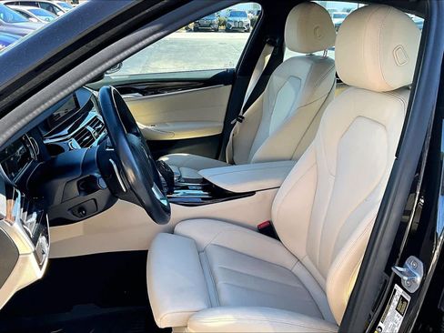 Used 2019 BMW 530i image 8