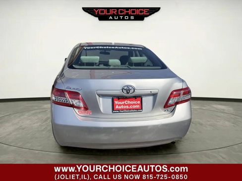 Used 2010 Toyota Camry LE FWD image 4