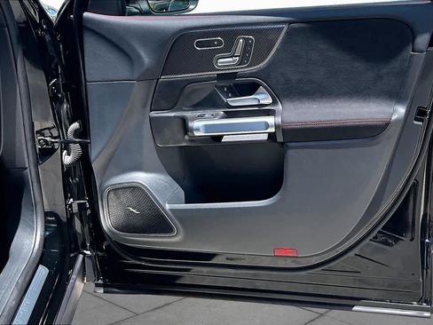 Used 2025 Mercedes-Benz GLB 35 AMG 4MATIC image 53