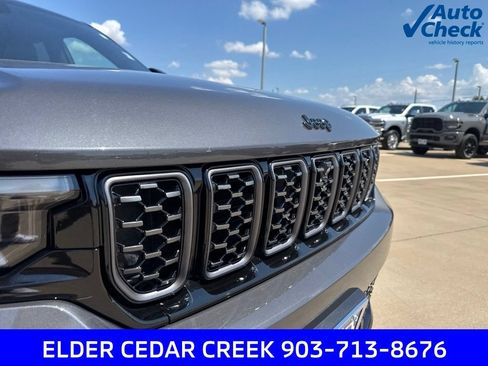 Used 2025 Jeep Grand Cherokee Summit w/ Obsidian Package AWD/4WD image 10