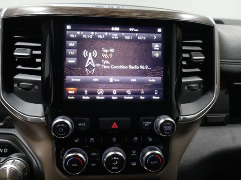 Used 2019 RAM 1500 Laramie image 25