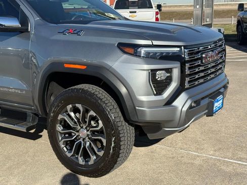 Used 2023 GMC Canyon Denali image 6