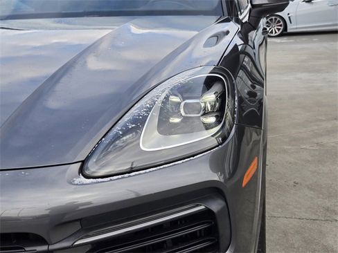 Used 2019 Porsche Cayenne image 38