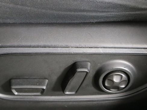Used 2023 Jeep Grand Cherokee Laredo w/ Luxury Tech Group I AWD/4WD image 23