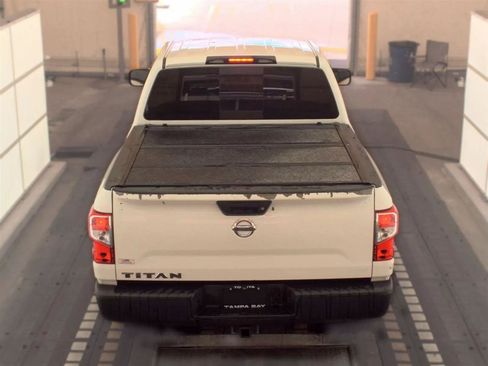 Used 2017 Nissan Titan S RWD image 6