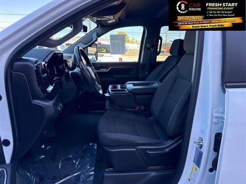 Used 2024 Chevrolet Silverado 2500 LT AWD/4WD image 16