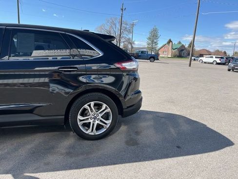 Used 2016 Ford Edge Titanium image 10
