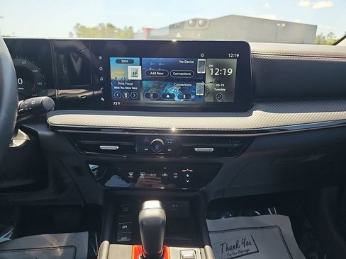 Used 2025 Nissan Kicks SR FWD image 24