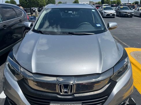 Used 2020 Honda HR-V EX image 2