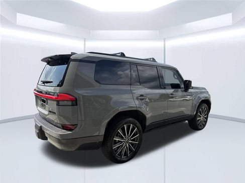 Used 2025 Lexus GX 550 w/ Accessory Package (2T) AWD/4WD image 7
