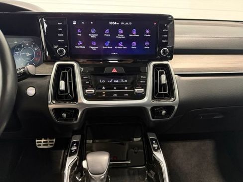 Used 2022 Kia Sorento SX Prestige AWD/4WD image 16