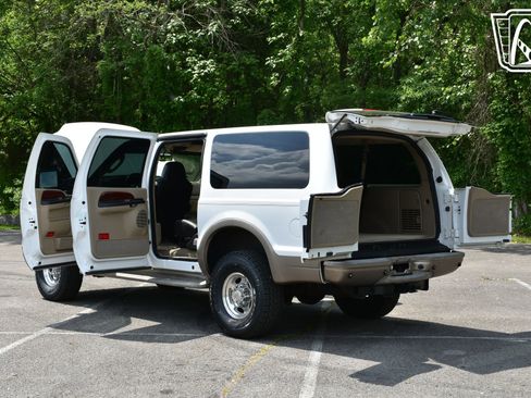 Used 2005 Ford Excursion Eddie Bauer image 34