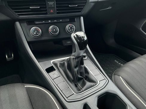 Used 2023 Volkswagen Jetta Sport image 17