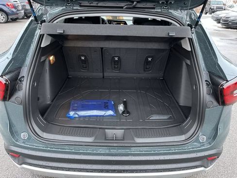 New 2026 Chevrolet Trax LT w/ Sunroof Package FWD image 21