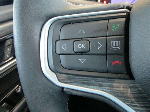 Used 2022 Jeep Wagoneer Series III AWD/4WD image 45