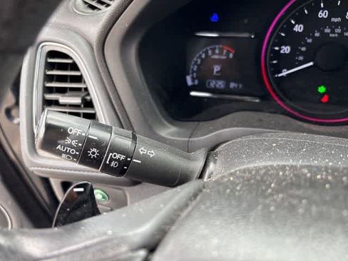 Used 2019 Honda HR-V EX-L image 16