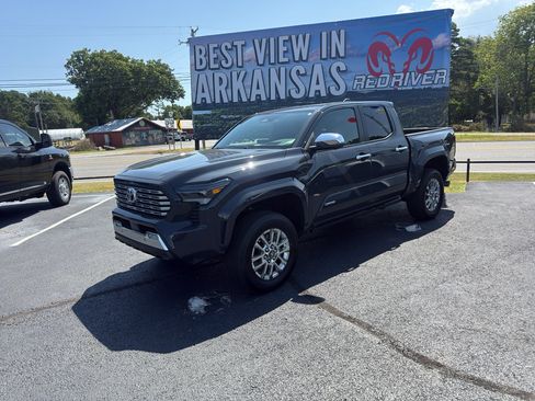 Used 2024 Toyota Tacoma Limited w/ Limited Package (LT) AWD/4WD image 1