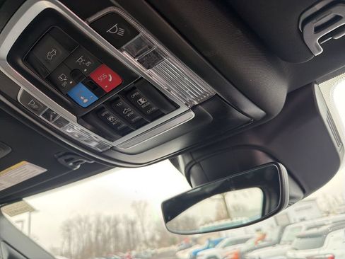 New 2026 RAM 2500 Laramie AWD/4WD image 17
