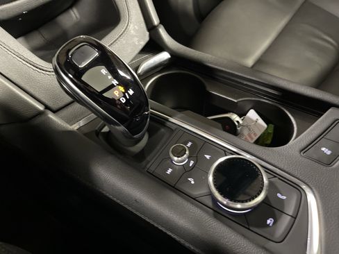 Used 2025 Cadillac XT6 Premium Luxury image 27