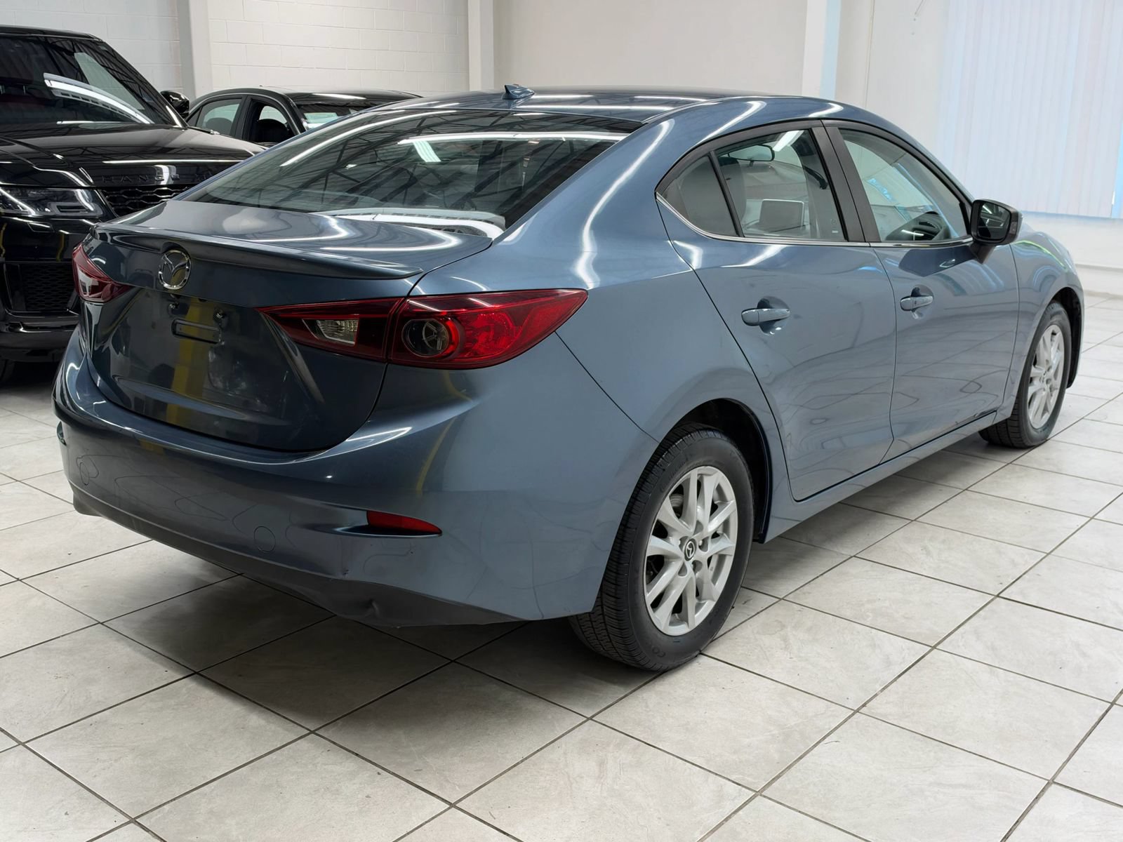 Used 2014 MAZDA MAZDA3 i Grand Touring FWD image 9