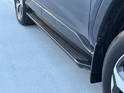 Used 2021 Toyota RAV4 SE image 9