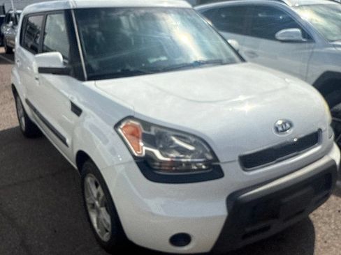 Used 2011 Kia Soul + FWD image 11