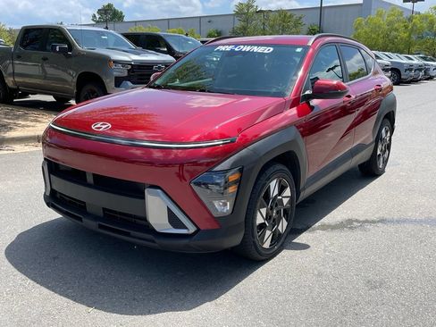 Used 2025 Hyundai Kona SEL FWD image 3