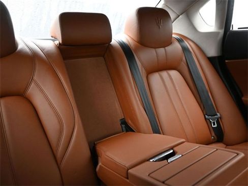Used 2017 Maserati Quattroporte S GranSport image 22