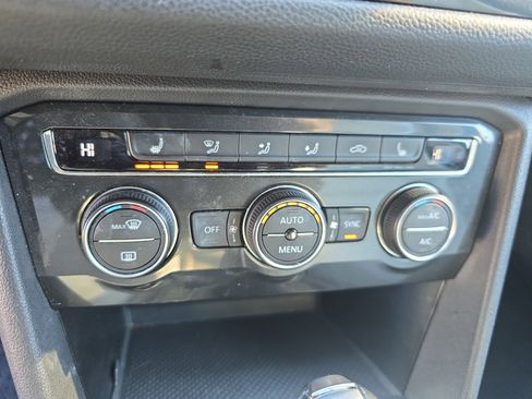 Used 2018 Volkswagen Tiguan SE image 21