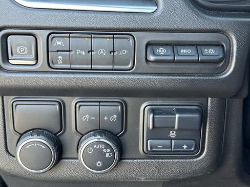 Used 2021 Chevrolet Tahoe Premier w/ Premium Package image 29