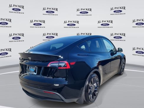 Used 2022 Tesla Model Y Performance image 5