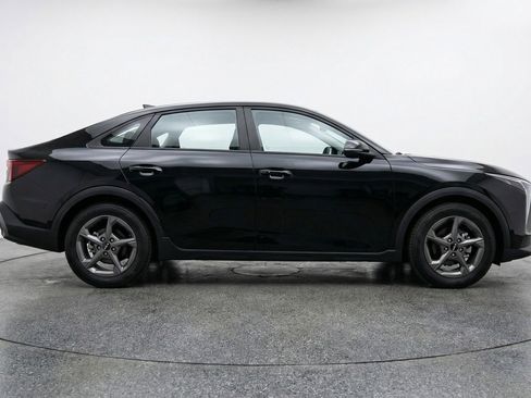 Used 2025 Kia K4 FWD image 11