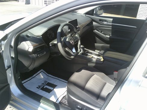 Used 2023 Nissan Altima 2.5 SV AWD/4WD image 17