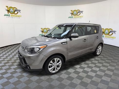 Used 2016 Kia Soul + FWD image 4